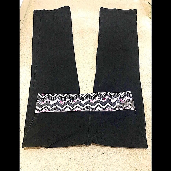 🔥EUC PINK BY VS REALLY CUTE YOGA STRAIGHT LEGGINGS BLACK&BLING ON WAISTBAND - Picture 2 of 4